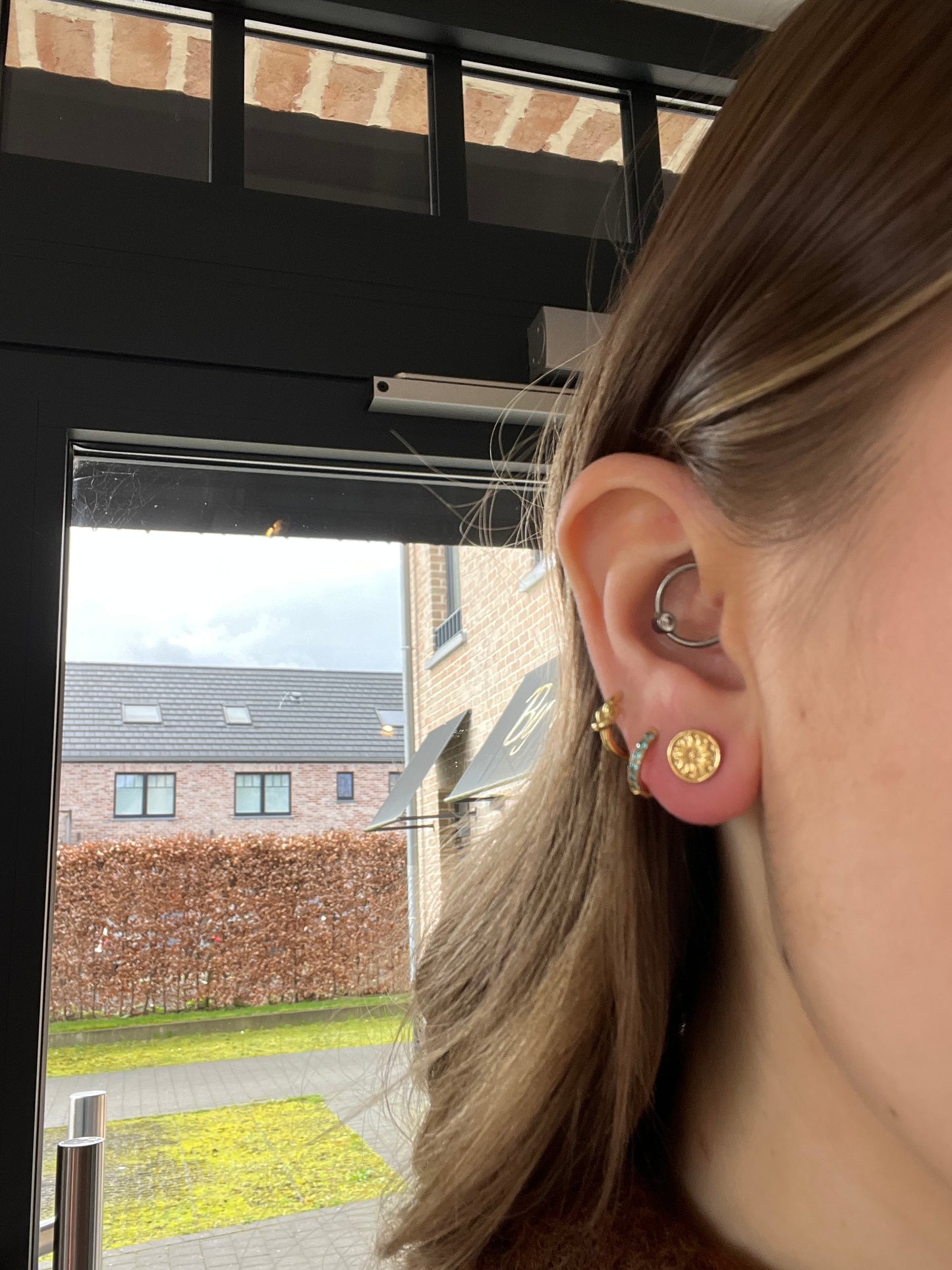 Boucle d’oreille TESSA dorée - rond