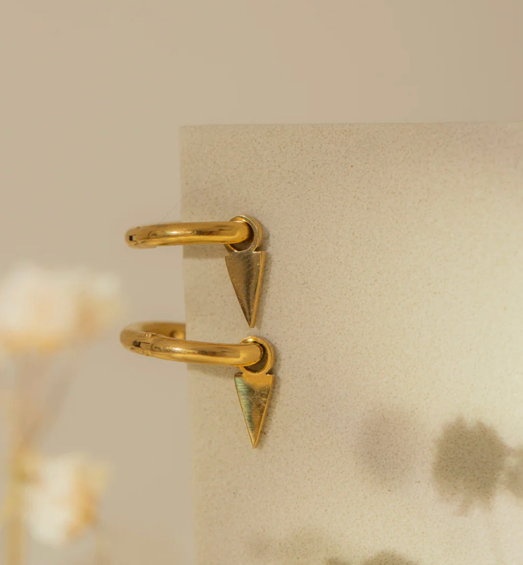 Mini créole AGATHE dorées avec un triangle à strass