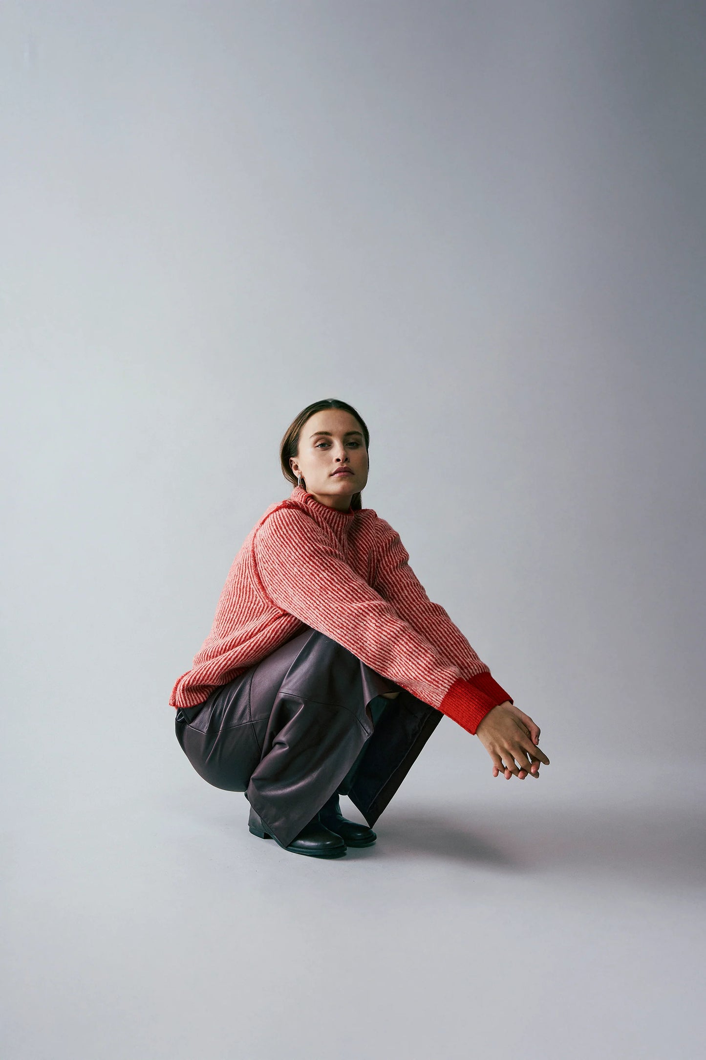 Pull AMES rouge a lignes blanches